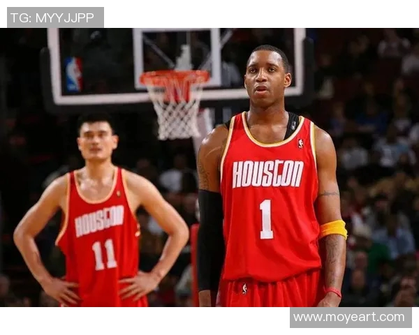 姚明挑战极限展现力量与优雅的扣篮模拟秀